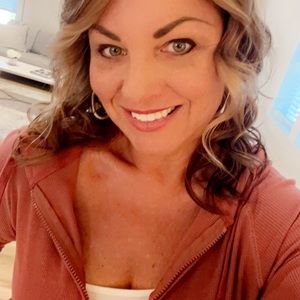 Meet your Posher, Stacy